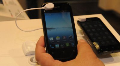 IFA 2012: Huawei   Ascend Y201 Pro
