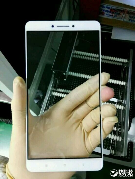 Xiaomi Max:    6,4- 