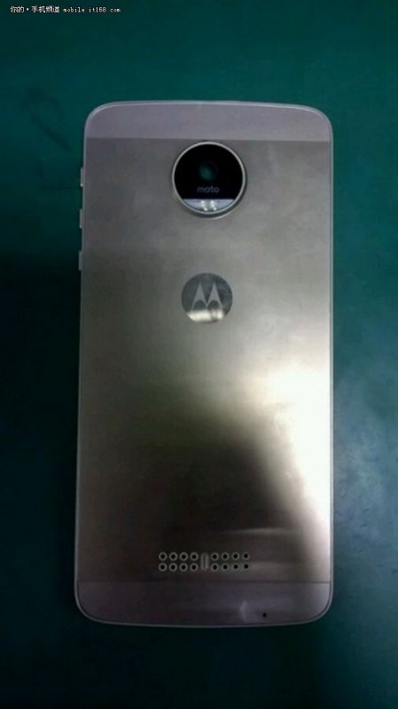 Motorola Moto X3    , 5-   Snapdragon 820