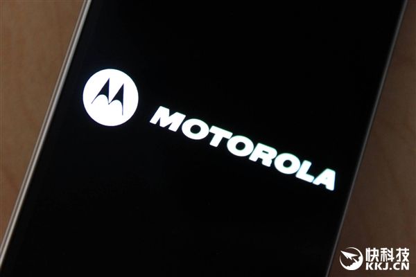Motorola Moto X4:        