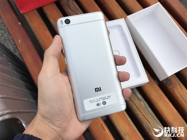 Xiaomi Mi 5S   Snapdragon 821       $300