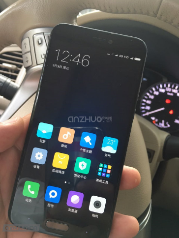Xiaomi   Mi 5S c E-Ink-