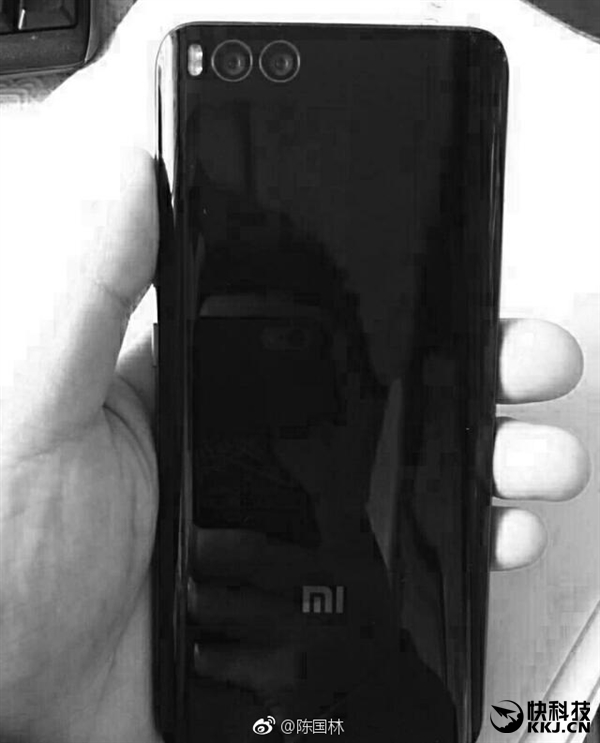 Xiaomi Mi6 Plus влетел на фото
